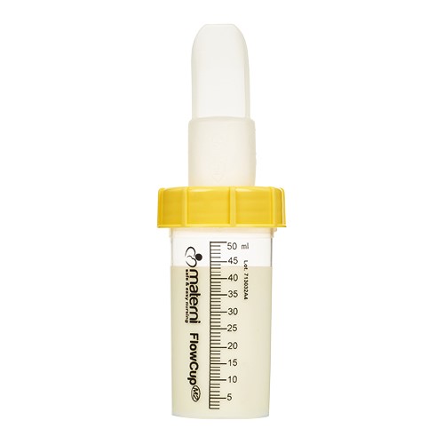 Trinkhilfe (gelbe Größe) auf 50 ml Babyflasche mit Milch